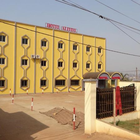 Hôtel Altitel Bafoussam Esterno foto