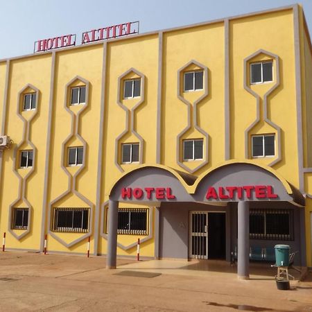 Hôtel Altitel Bafoussam Esterno foto