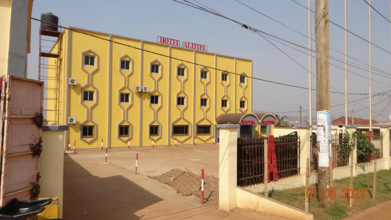 Hôtel Altitel Bafoussam Esterno foto