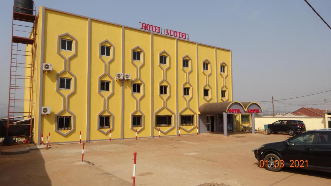 Hôtel Altitel Bafoussam Esterno foto