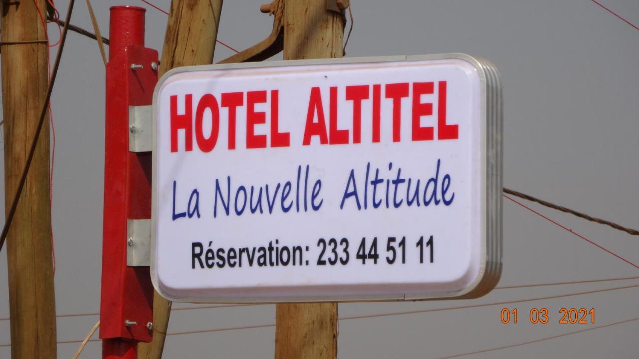Hôtel Altitel Bafoussam Esterno foto