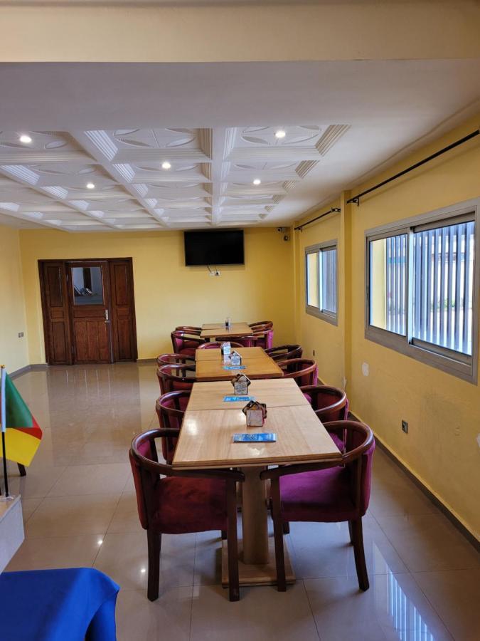 Hôtel Altitel Bafoussam Esterno foto