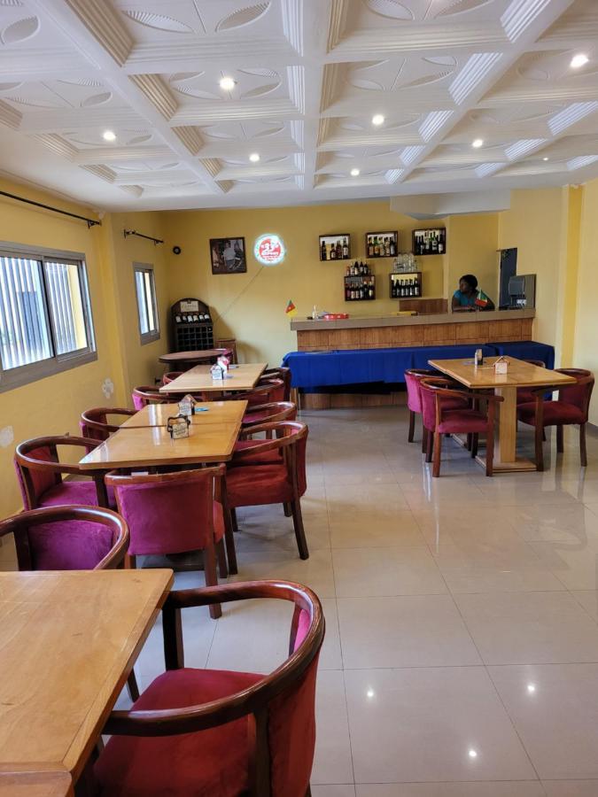 Hôtel Altitel Bafoussam Esterno foto