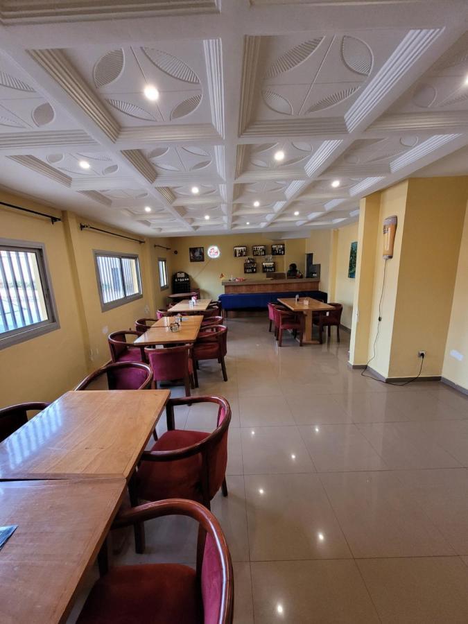 Hôtel Altitel Bafoussam Esterno foto