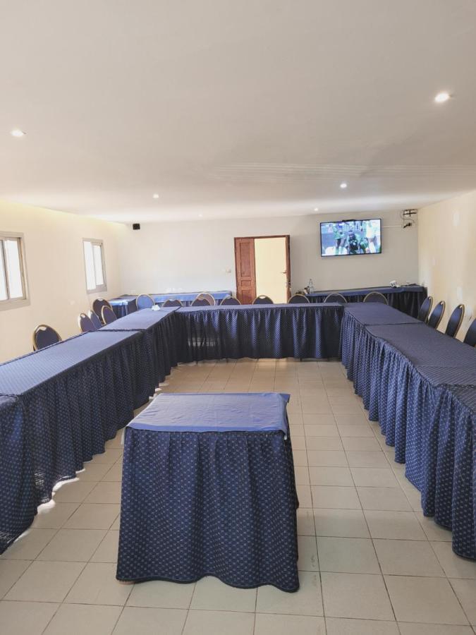 Hôtel Altitel Bafoussam Esterno foto