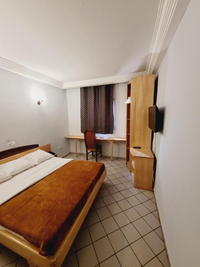 Hôtel Altitel Bafoussam Esterno foto