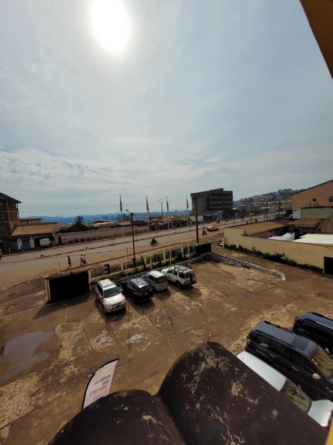 Hôtel Altitel Bafoussam Esterno foto