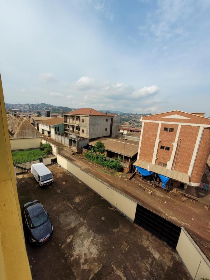 Hôtel Altitel Bafoussam Esterno foto