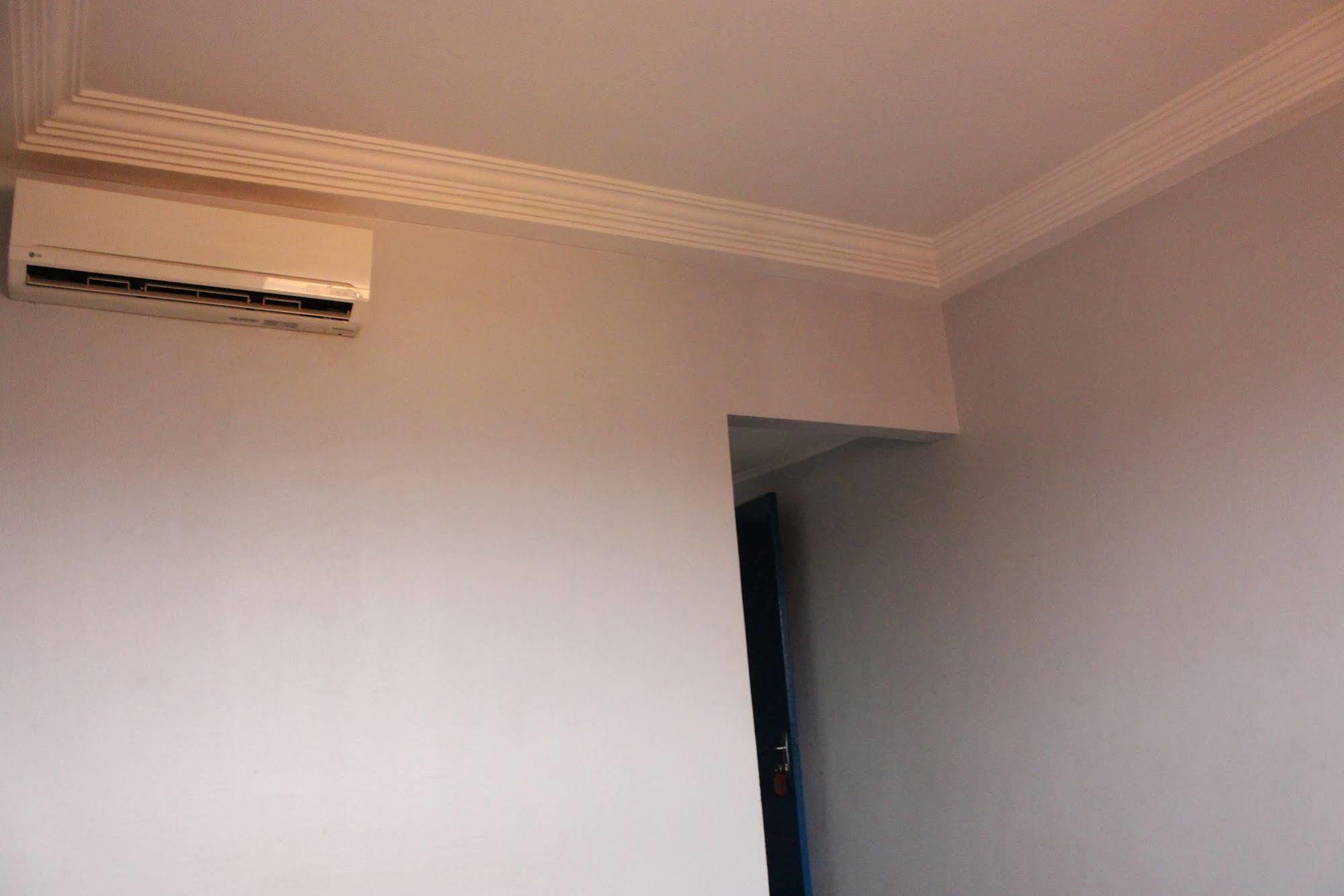 Hôtel Altitel Bafoussam Esterno foto