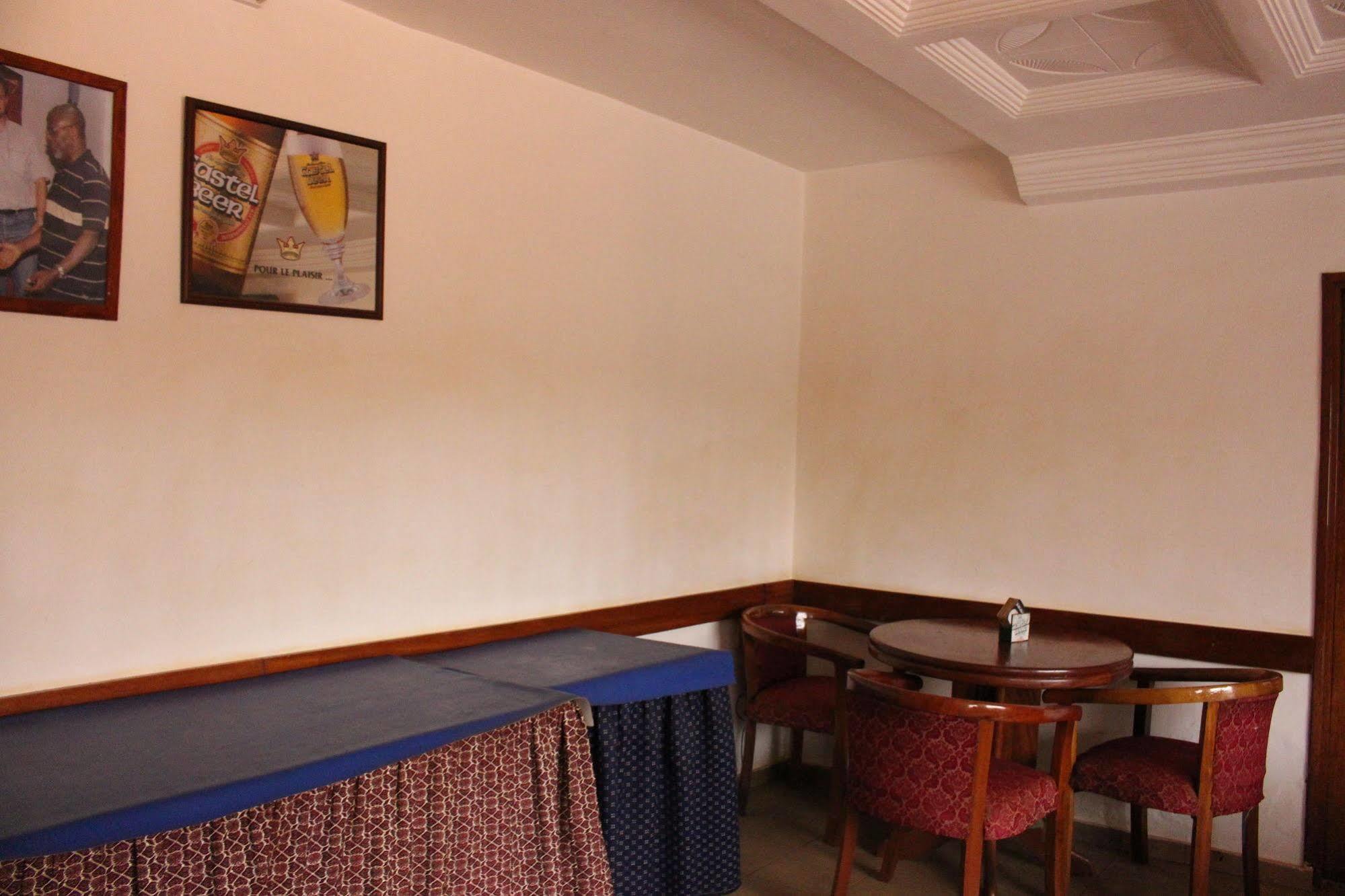 Hôtel Altitel Bafoussam Esterno foto